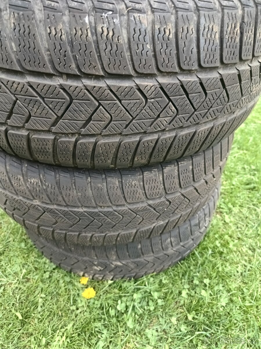 225/45/18