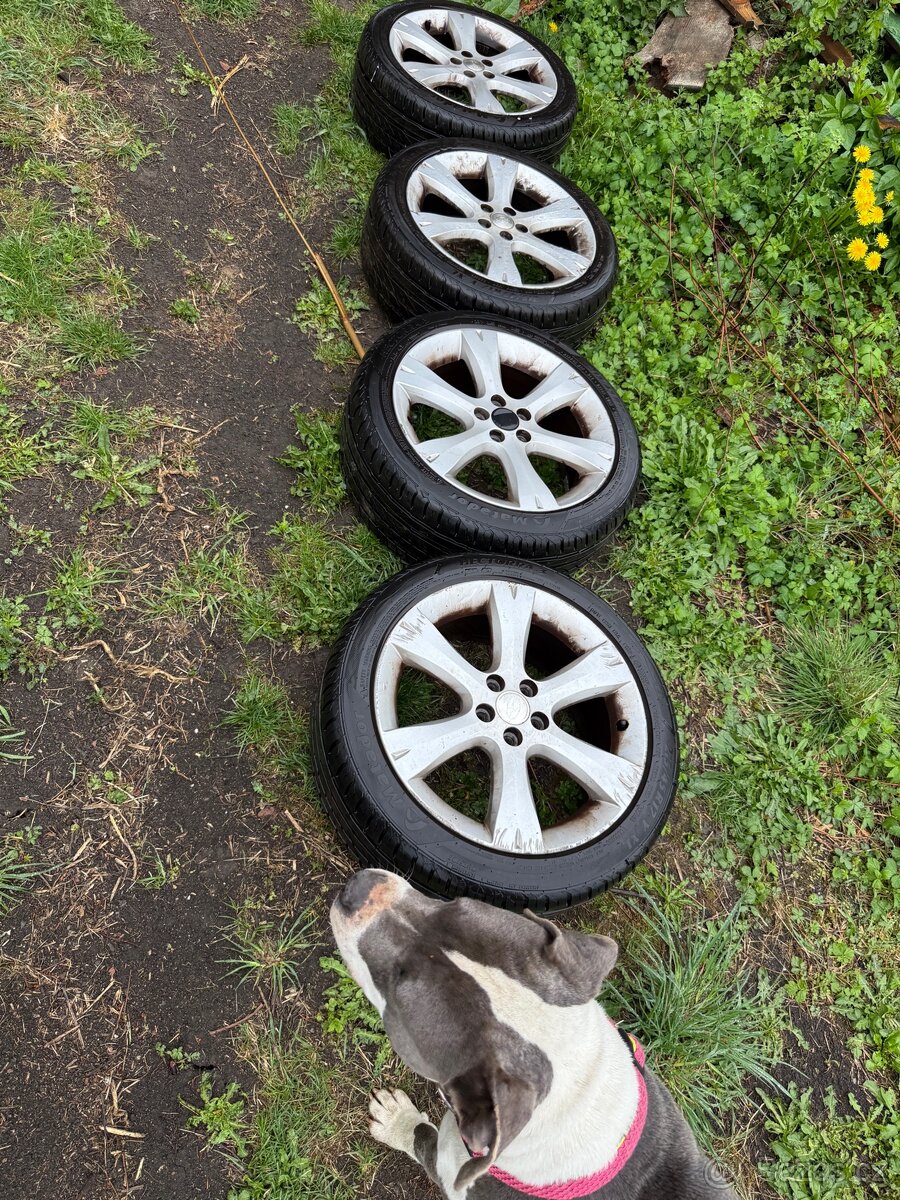 SUBARU alu kola 5x100 r17, zánovní pneu letní