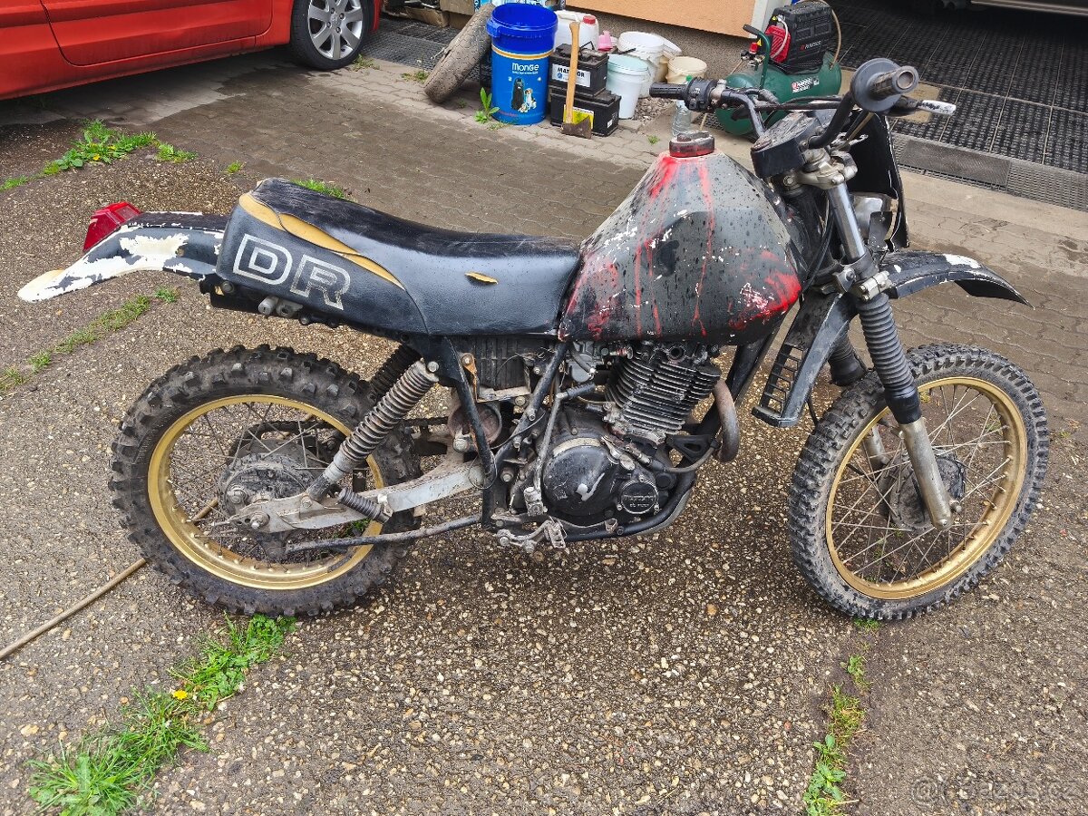 Suzuki DR 500