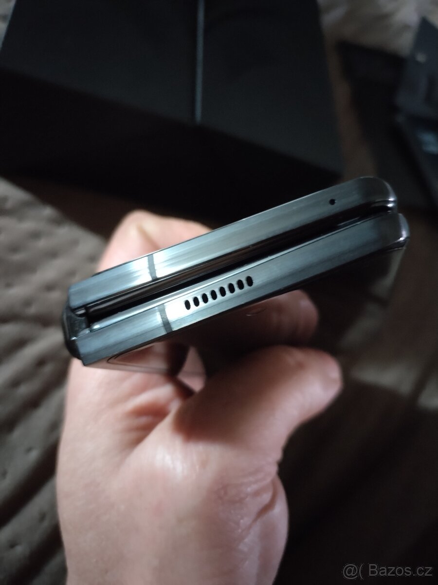 Samsung galaxy fold 2