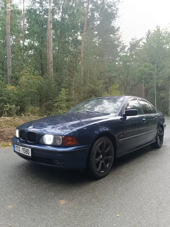 BMW E39 528i manuál