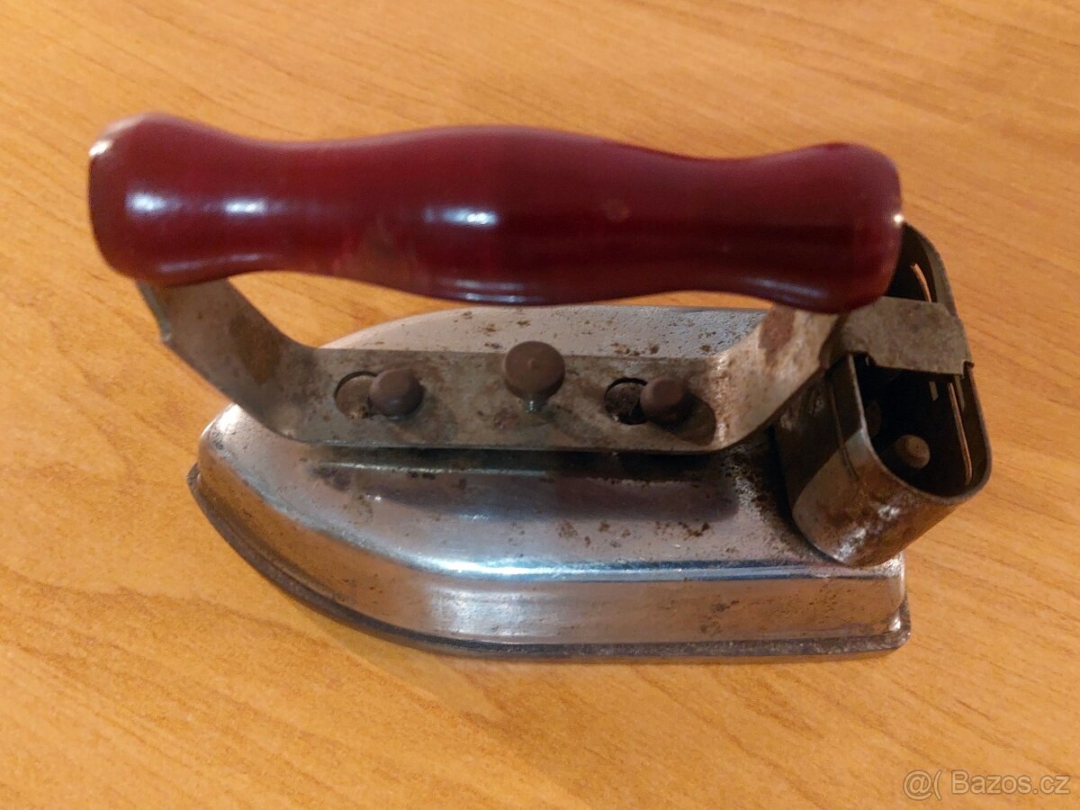 Retro žehlička
