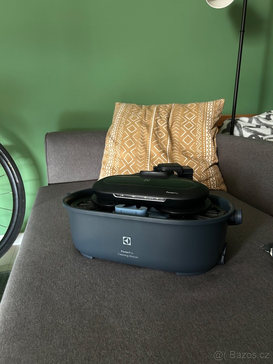 Čisticí stanice + Hubice s mopem Electrolux