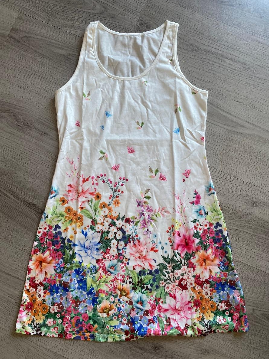 Krásné nové šaty vel.42/XL