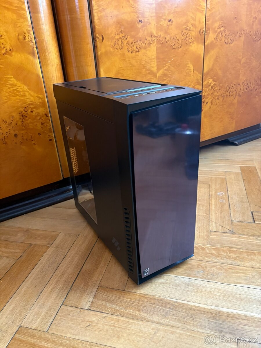 Počítačová skříň Zalman R1