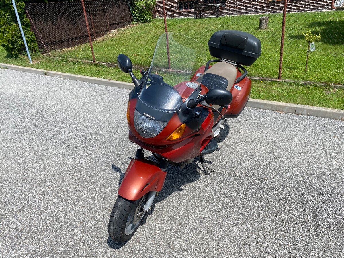 Honda Deauville 650