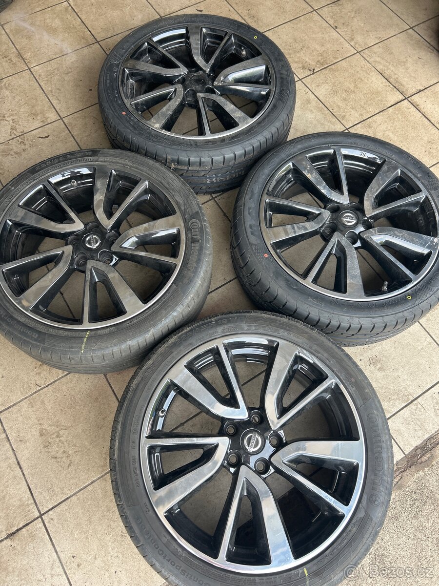 Letní kola Nissan,