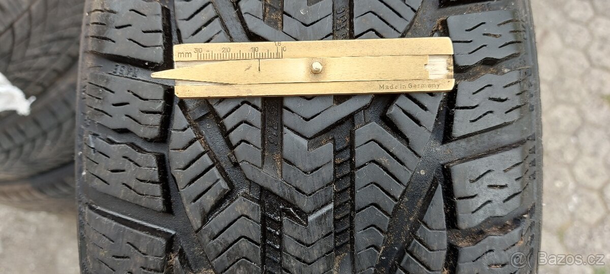 Zimní pneu 205/55R16 Riken (89)