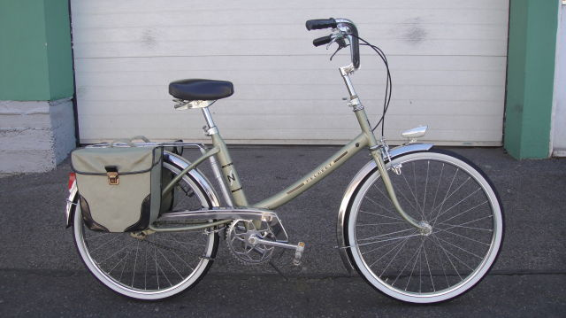 Peugeot 1976, překrásný originál, olivová perleť