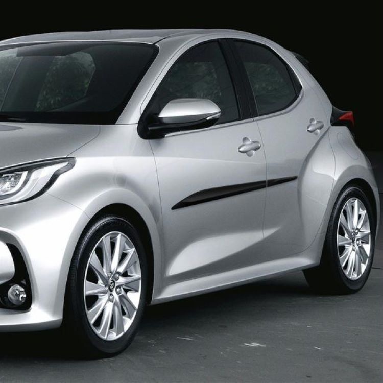 Toyota Yaris boční lišty dveří