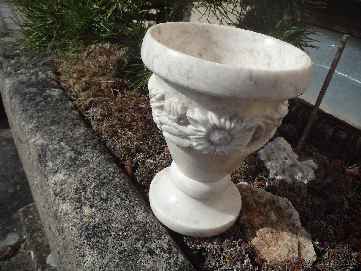 VÁZA - cena s poštovným.