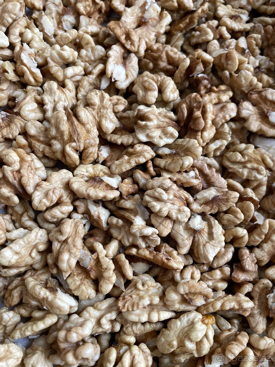 Vlašské ořechy vyloupané