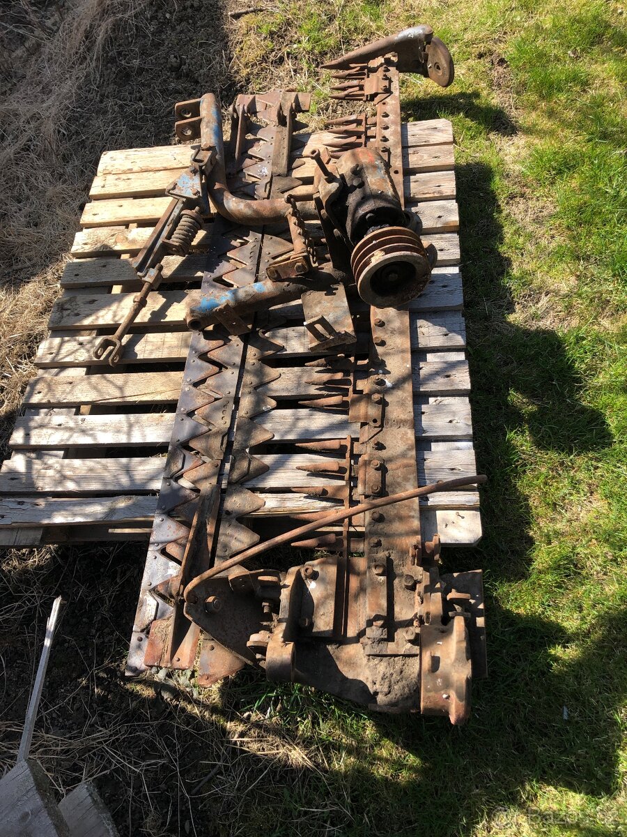 díly na boční lištu k zetoru uř1 major, něco chybí