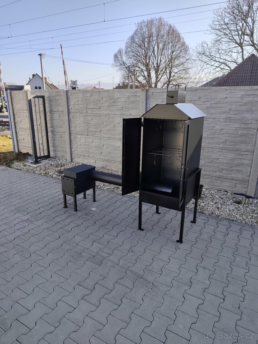 Kovová zahradní udírna XL