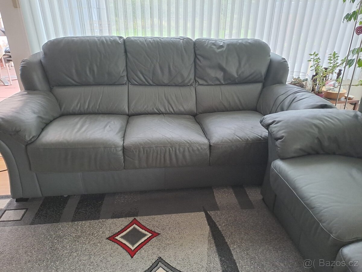 Kožená sedací souprava – 3+2+křeslo+taburet