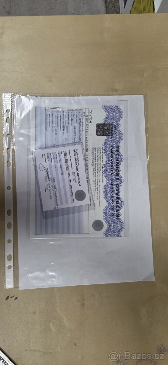 Lesní nástavba - ochranný rám na John Deere řady 5M