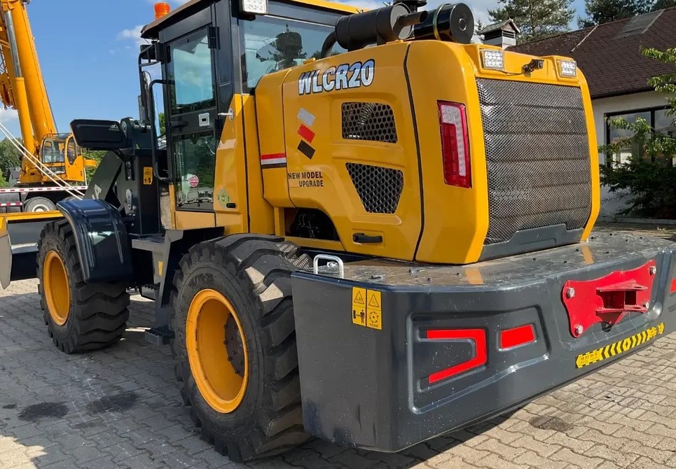 Kolový nakladač se sníženou kabinou