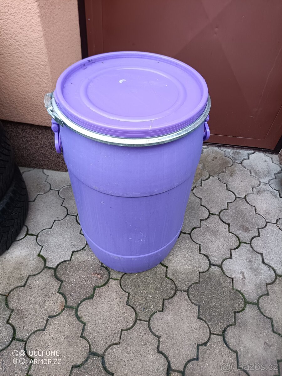 Plastové sudy 75L