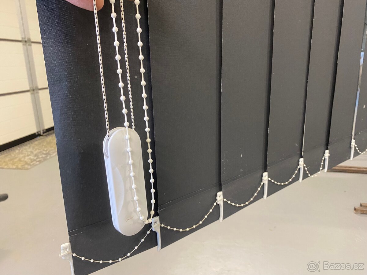 Vertikální žaluzie