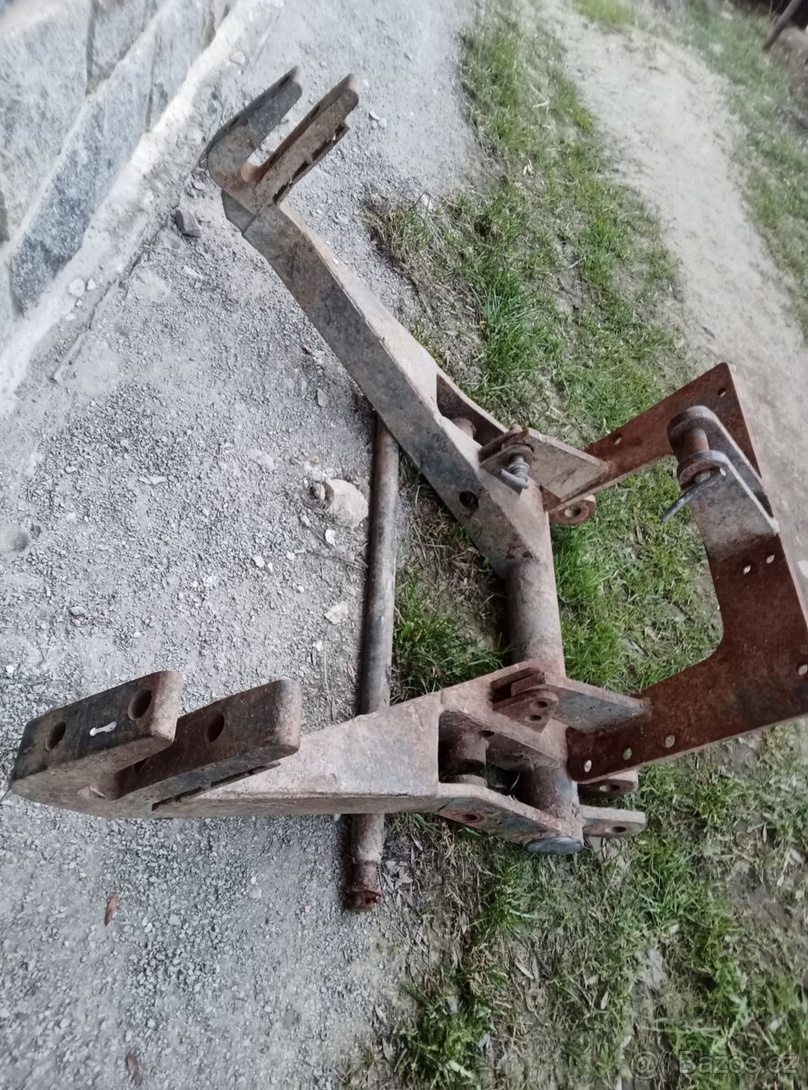 Přední ramena Zetor