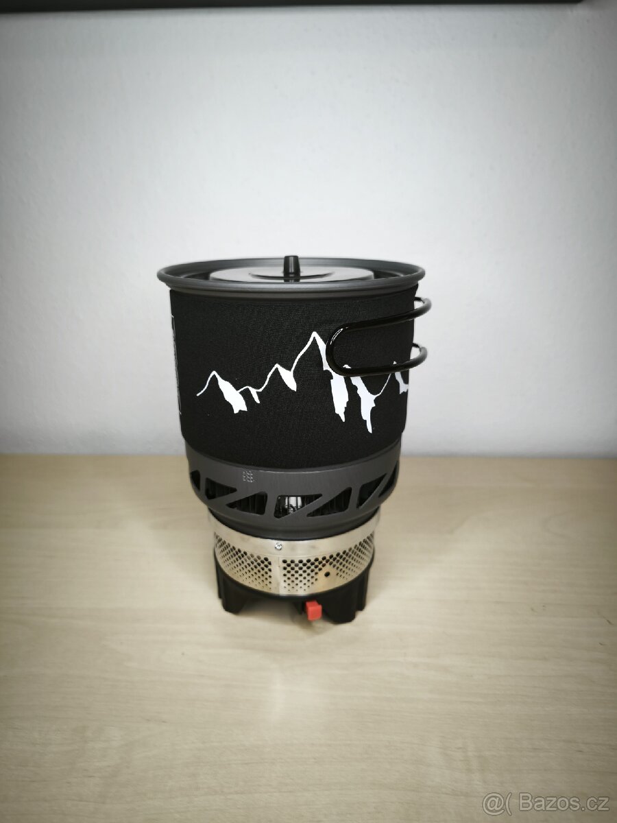 Kempingový vařič ve stylu jetboil