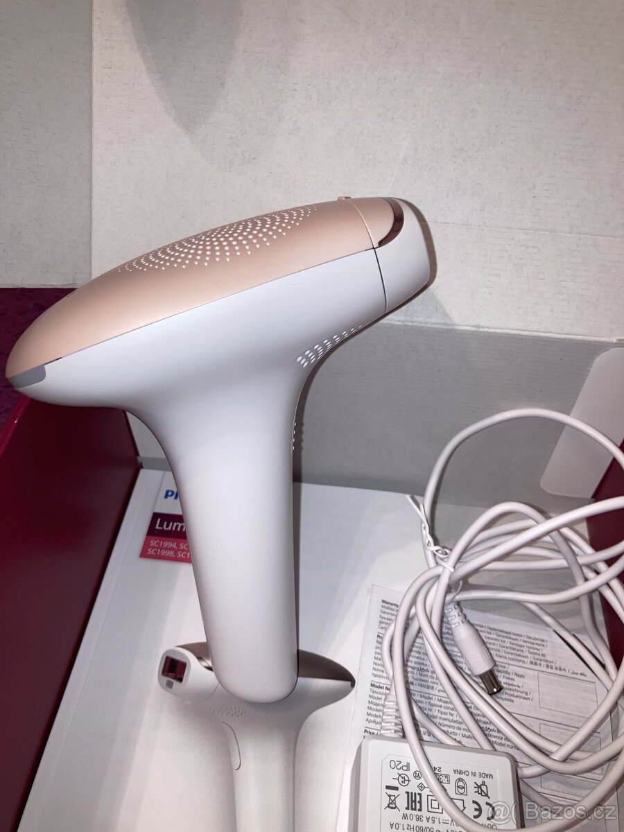 IPL epilátor Philips Lumea IPL 7000 Series SC1994/00