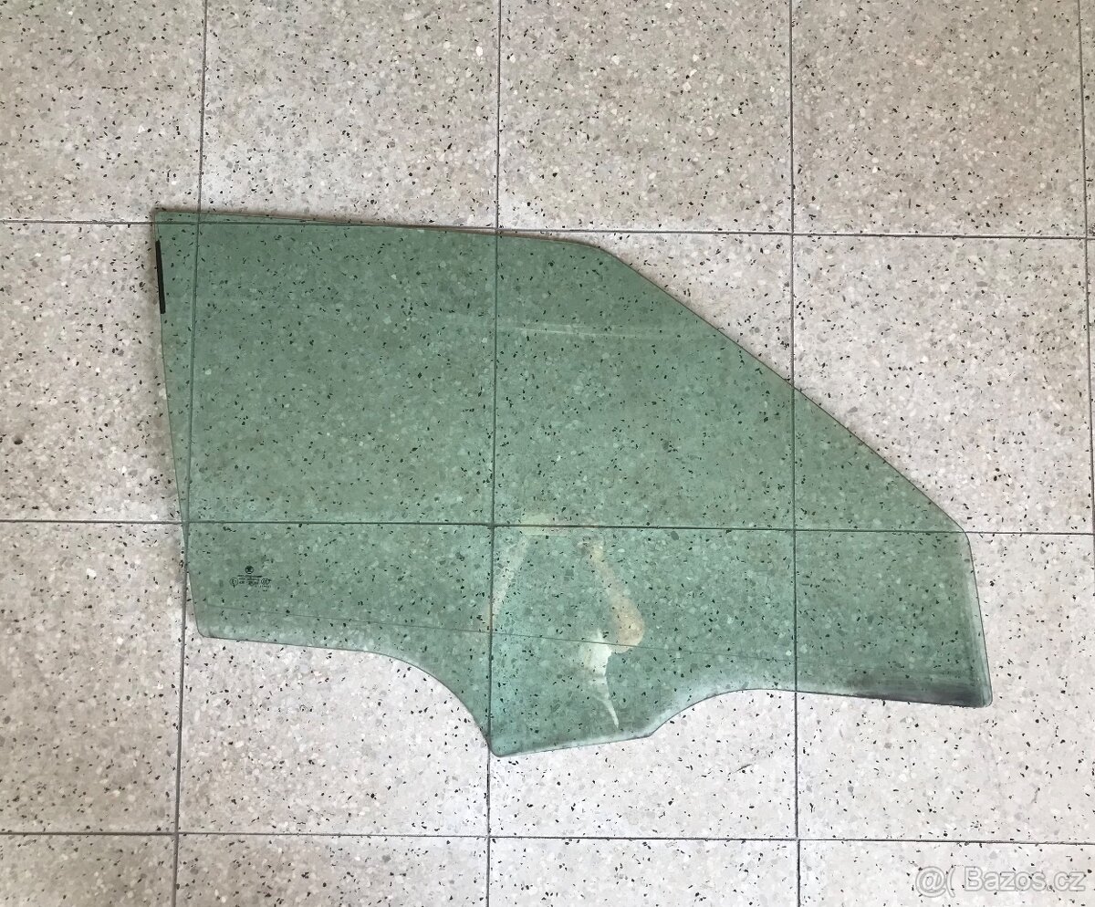 Škoda Fabia 2 sklo dveří, motorek, stahovačka, zámek