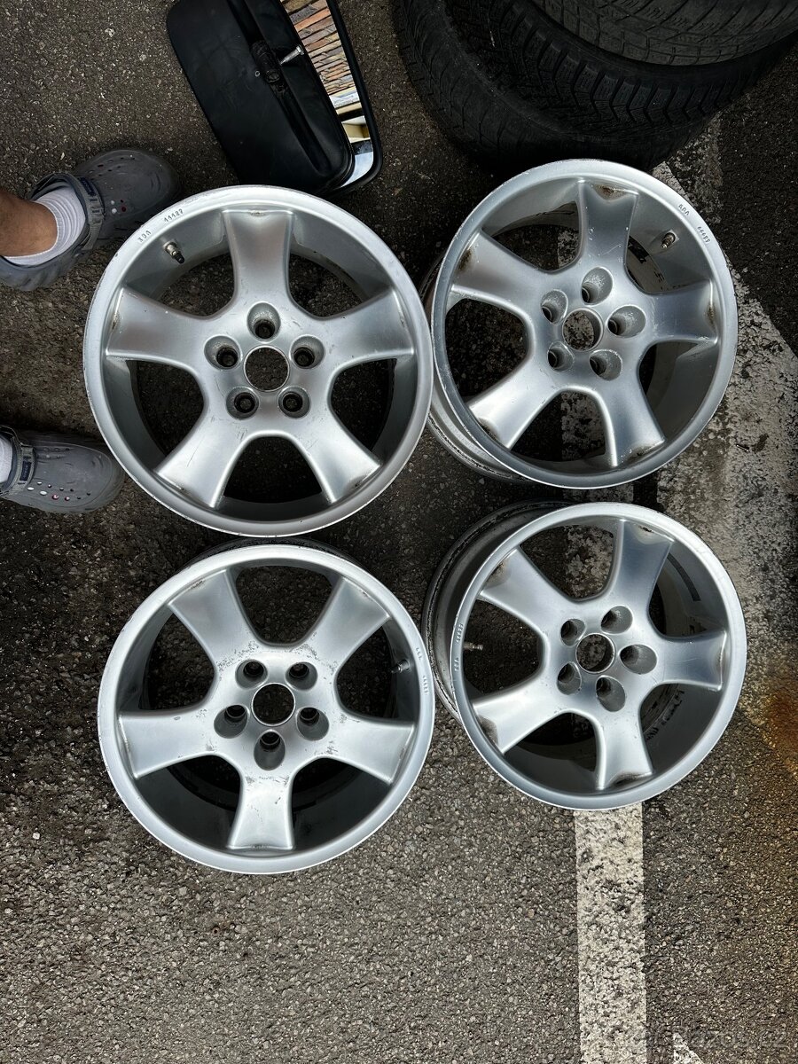 Alu kola 5x112 r17 et35 8J