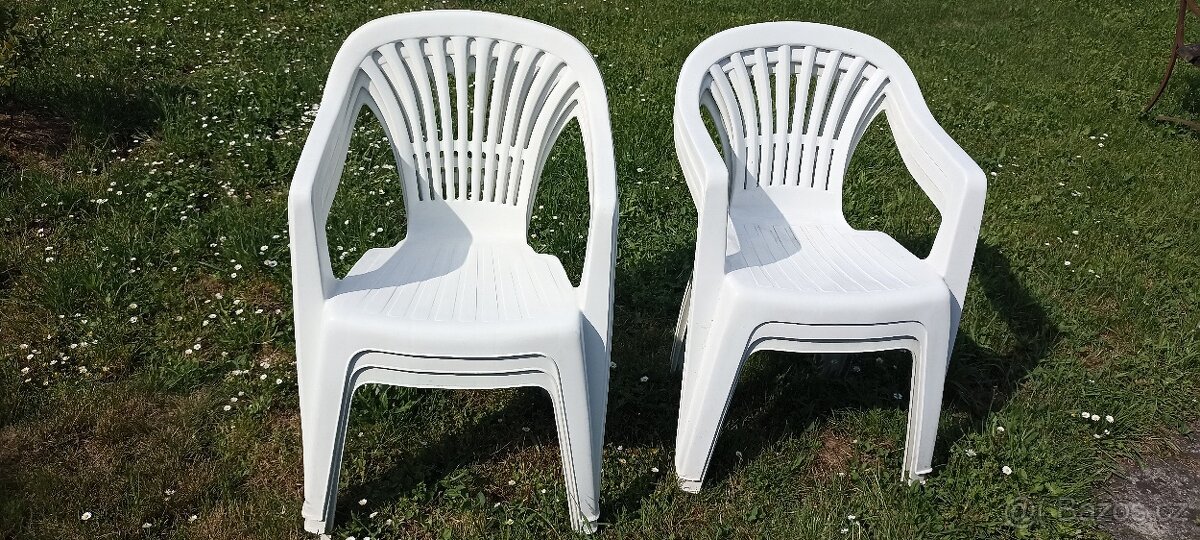 Plastové židle
