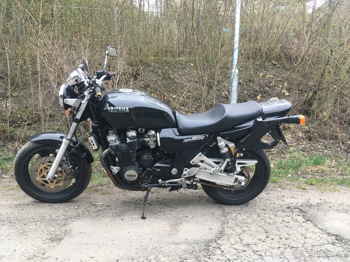 Yamaha XJR 1200