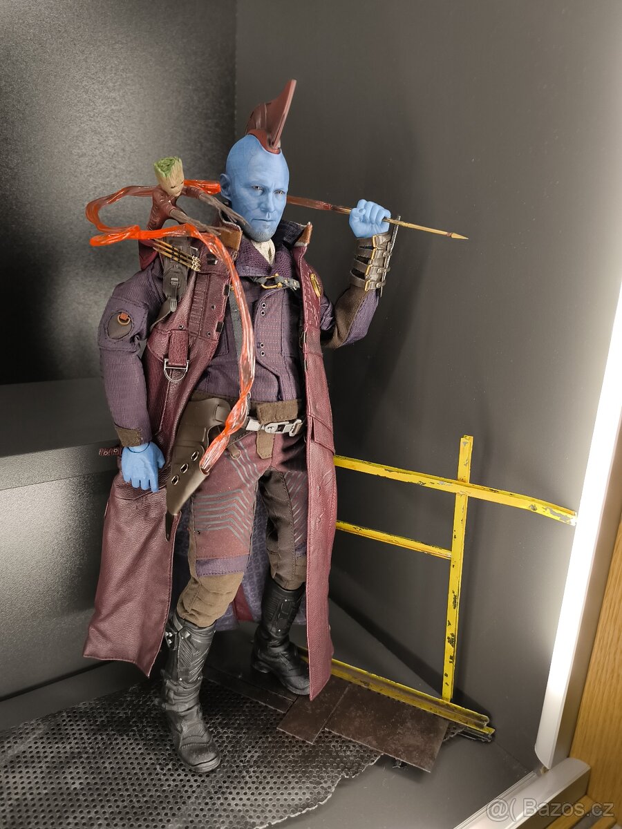 Hot toys