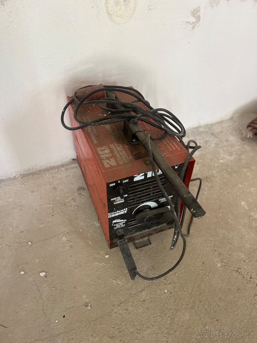 Svářečka Einhell 210