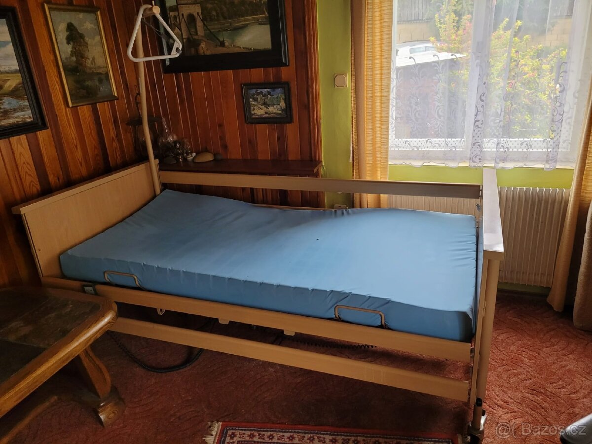 Elektrická polohovací postel