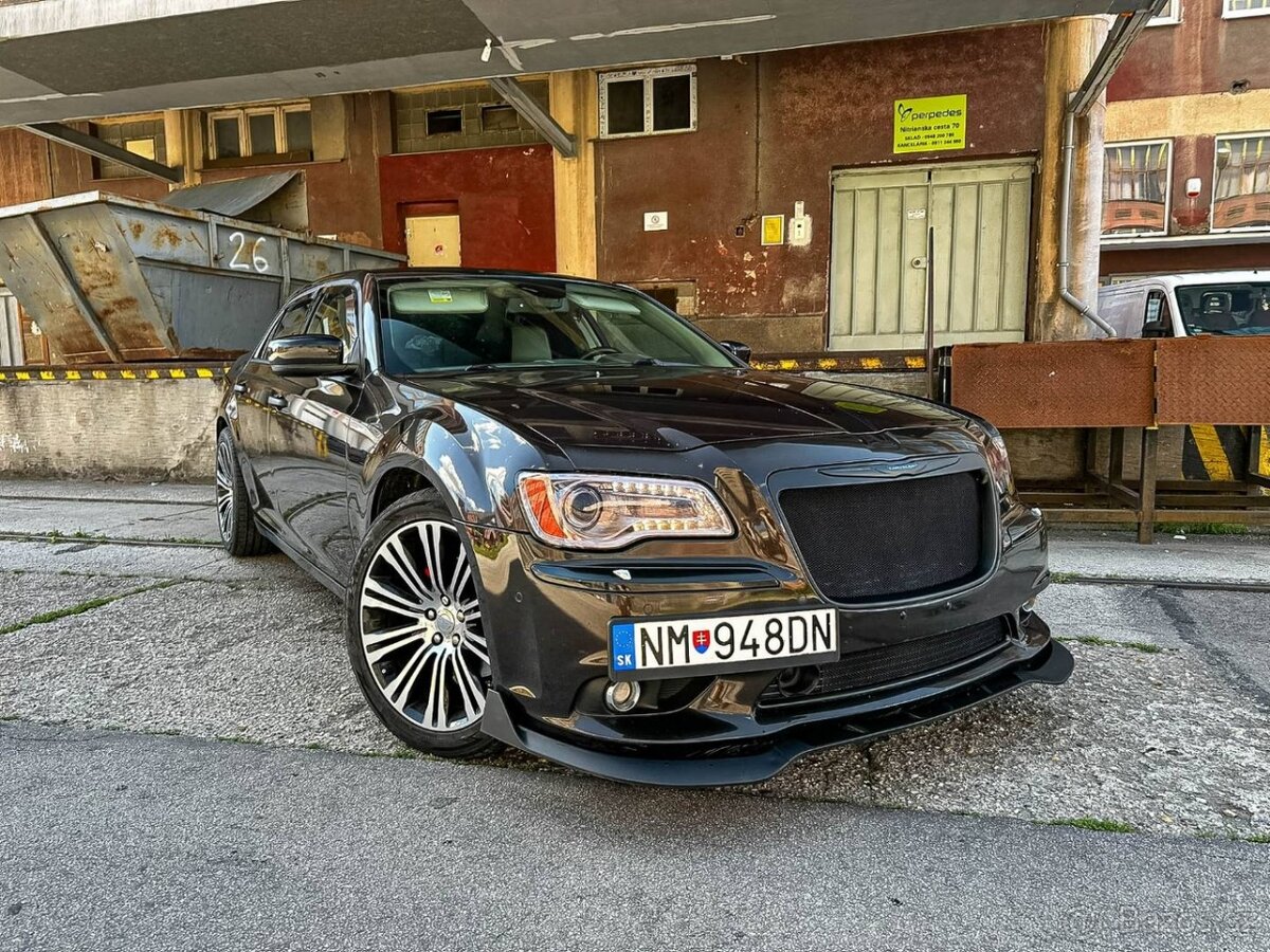 Lancia Thema 3.0L V6 CRD Executive HP A/T Chrysler 300C SRT