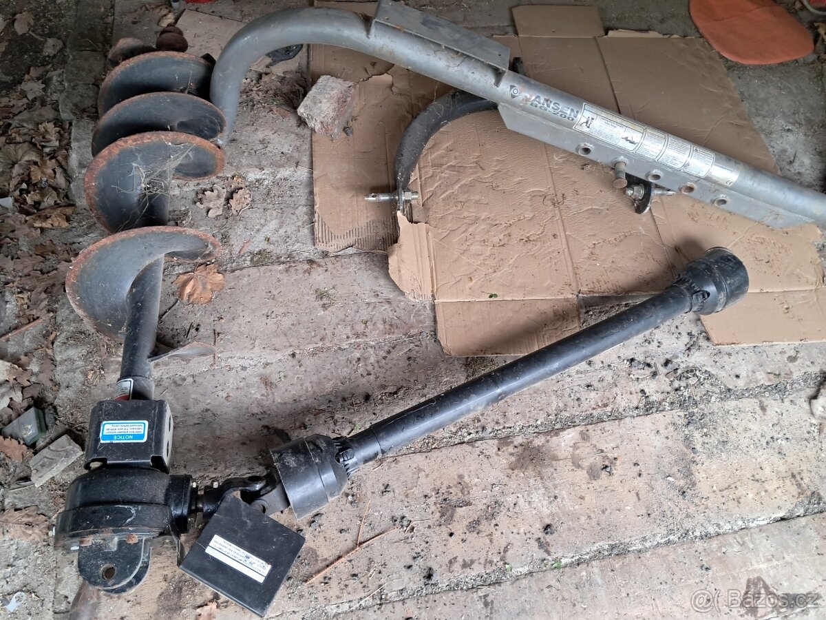 Púdní vrták za traktor