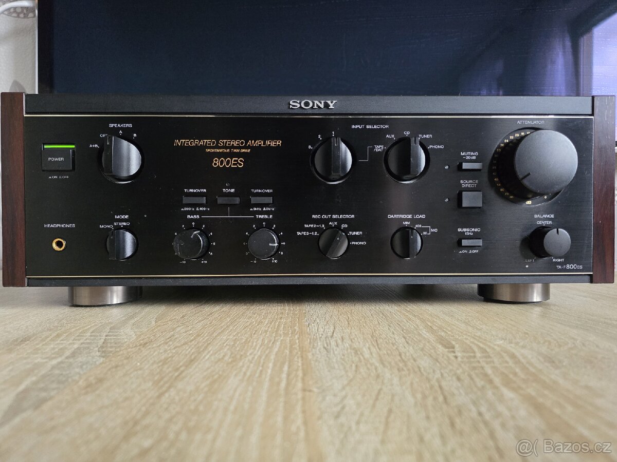 Zesilovac ,CD přehrávač,gramofon,reprobedny