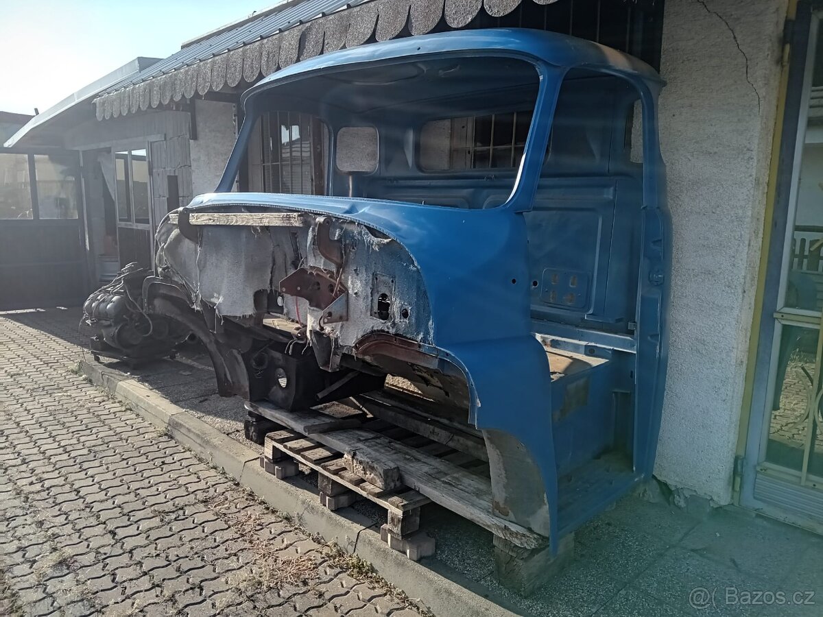 Kabina tatra 148