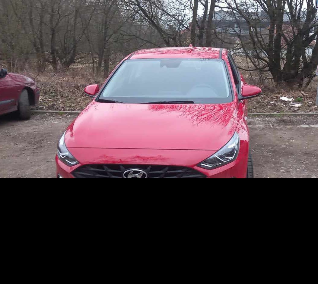 Hyundai i30 1.5i,r.v.2024 přenechám leasing