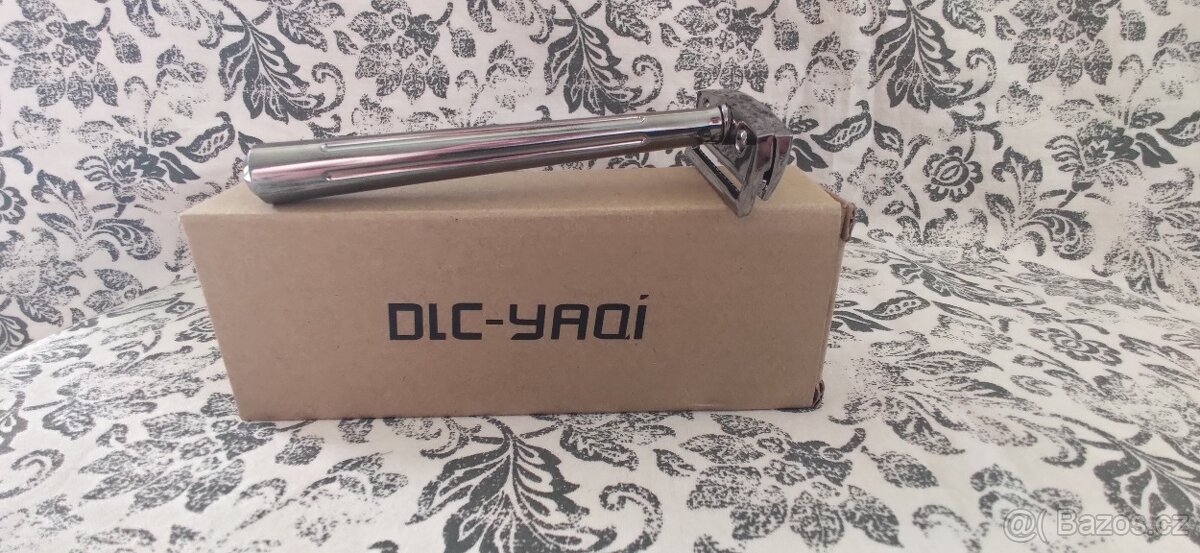 Holící strojek YAQI SE Katana