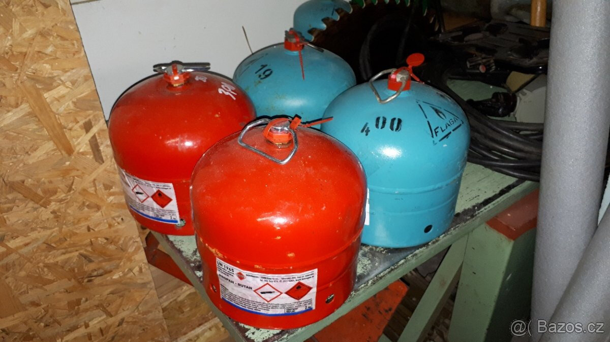 malá 2kg plynová PB láhev bomba s plombou revizí propanbutan