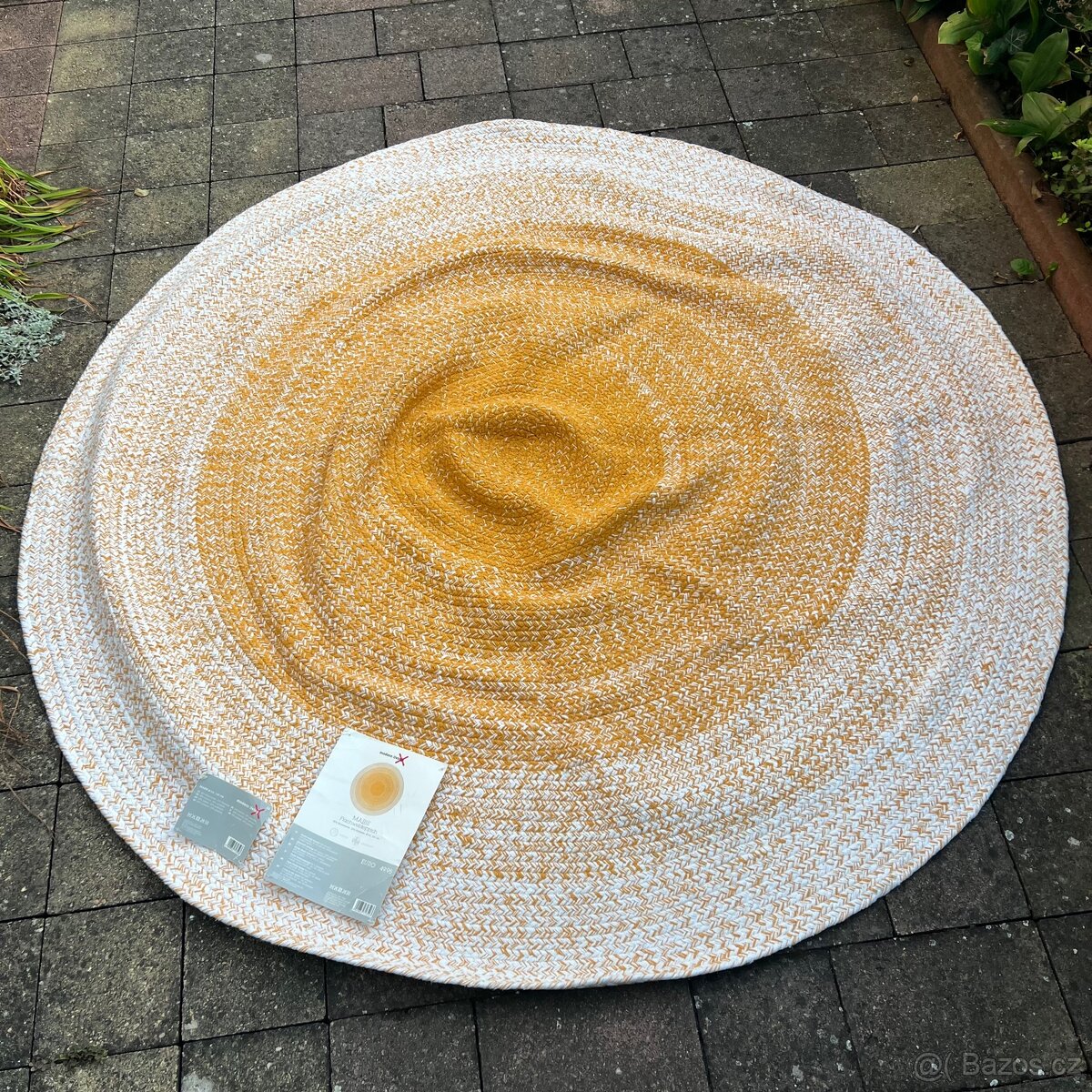 Kulatý koberec úplně nový s visačkou