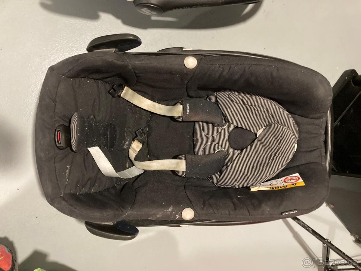 autosedačka a jídelní židlička