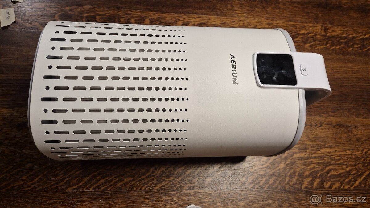 Čistička vzduchu AERIUM se zárukou.