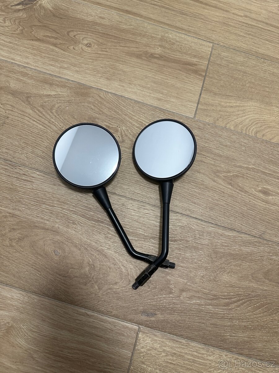 Zpětné zrcátka moto