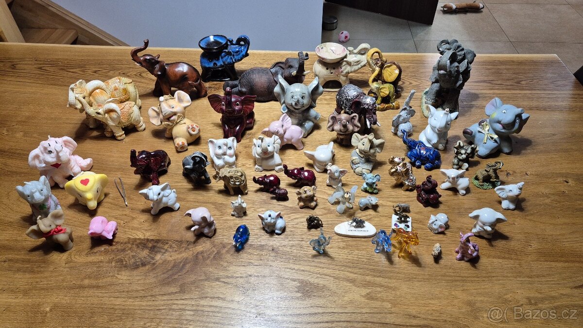 Sbírka figurek slonů