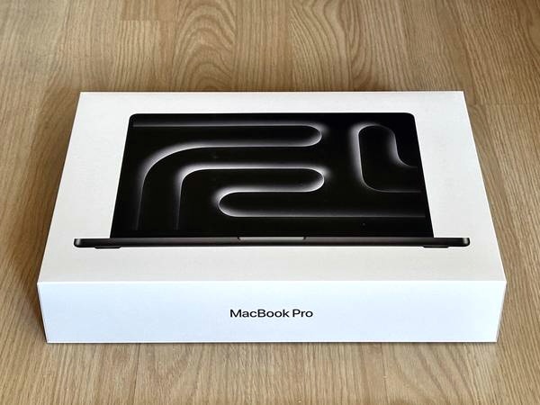 Nový MacBook Pro 14 - M3, 512GB, 16GB RAM, Office v ceně