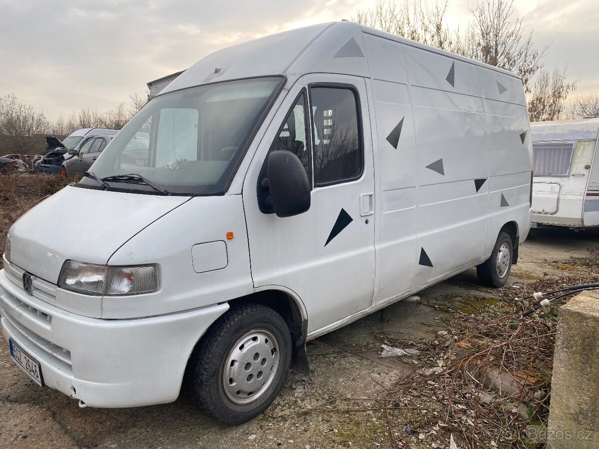 Peugeot Boxer 2.8 6 míst