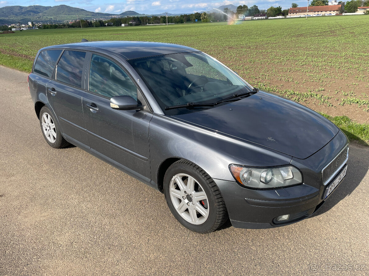 Volvo V50 2.4i 125kW 2006 automat, bohatá výbava