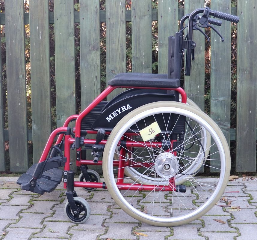 056- Mechanický invalidní vozík Meyra.