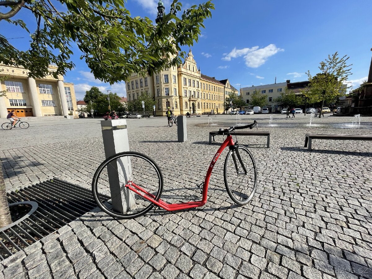 KOSTKA KOLOBĚŽKA RACER PRO 28/28
